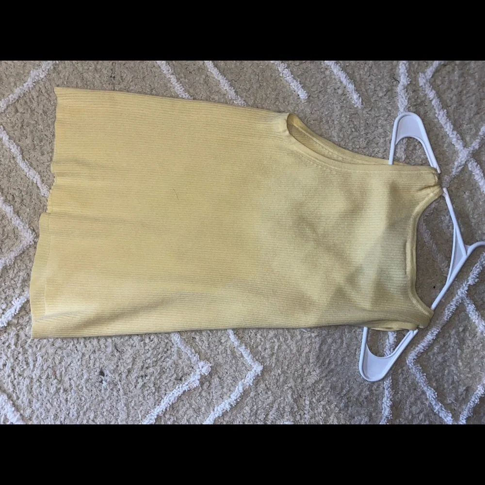 Yellow Tank - Picture 3 of 3